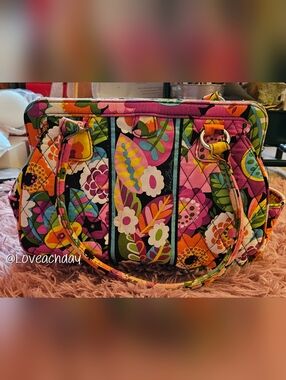 Retired✨️Vera Bradley "Va Va Bloom" Quilted Tote